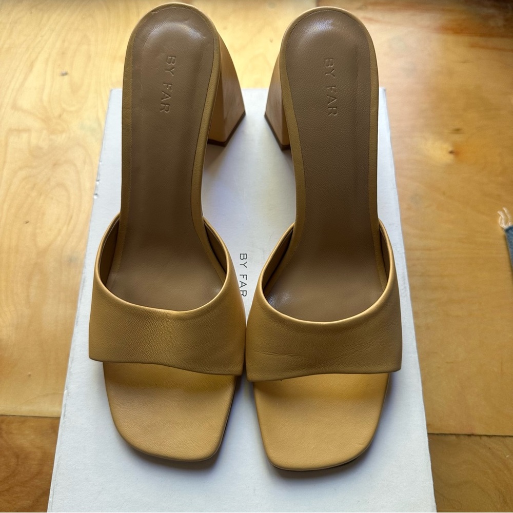 BY FAR Michele Heels